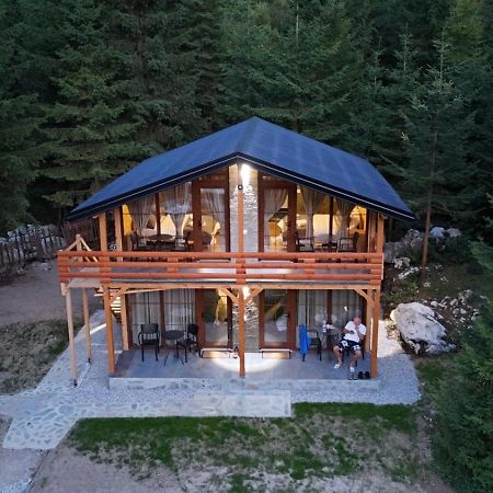Отель Bujtina Arturi Валбона Экстерьер фото